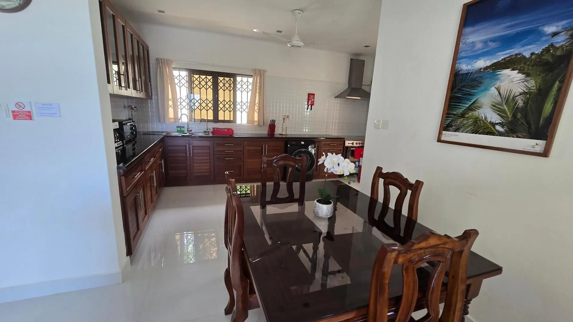 Emma'S Guest House And Self-Catering Au Cap 0*,  Seychelles