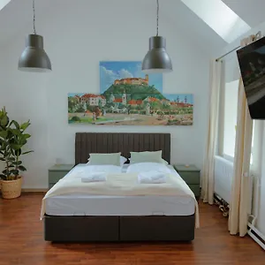 https://iconic-apartments-in-old-town.hotels-in-ljubljana.com