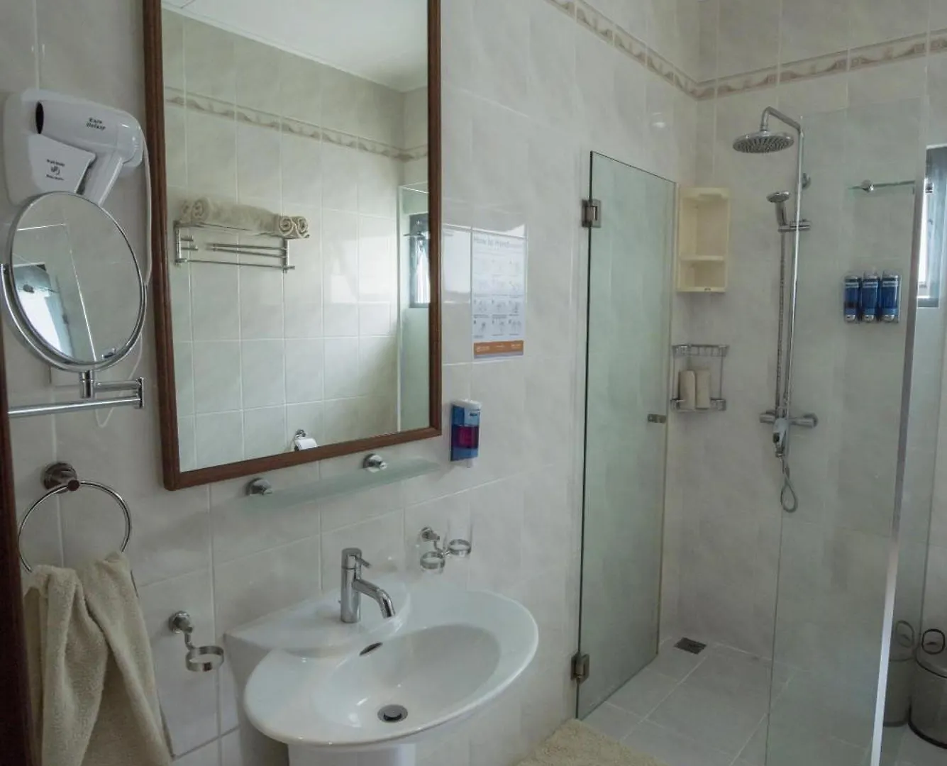 Emma'S Guest House And Self-Catering Au Cap